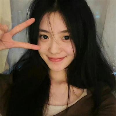 鬓边不是牡丹红